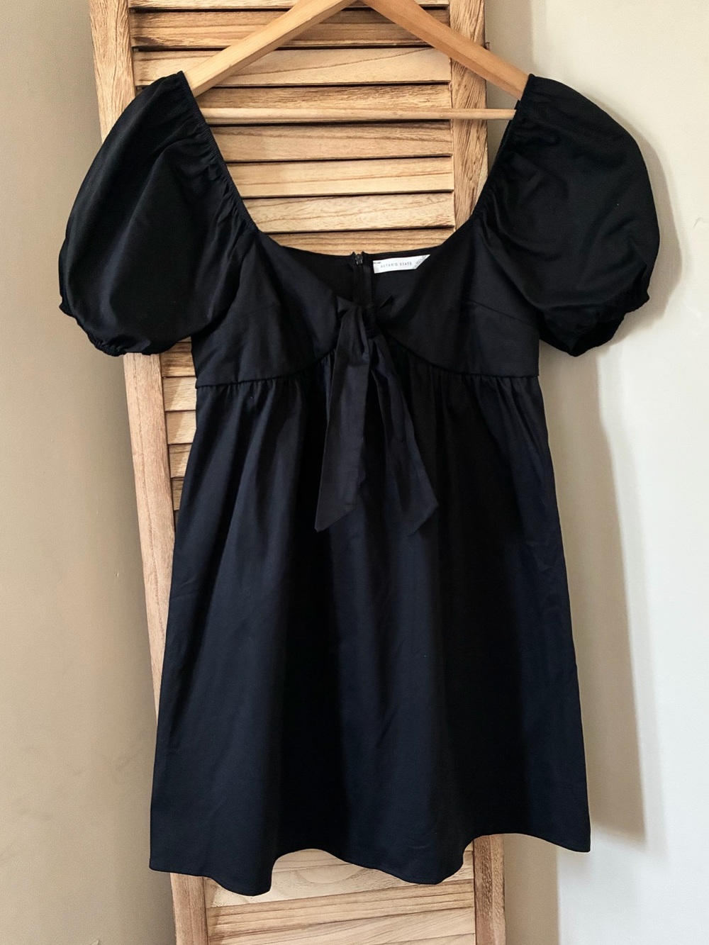 Altar'd State Black Puff Sleeve Babydoll Top Sweetheart Neck Tie Front Size M